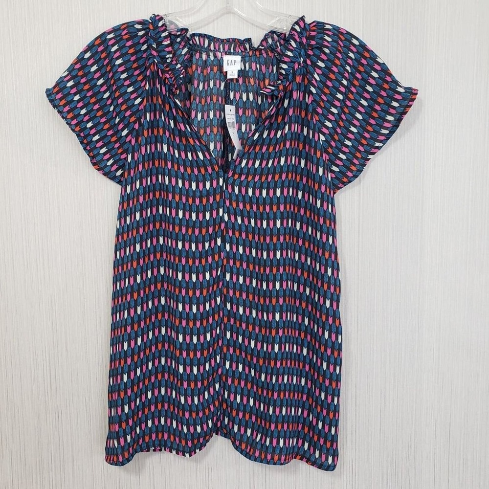 Gap NWT geometric Print flutter cap sleeves v-neck blouse woman's‎ size small
